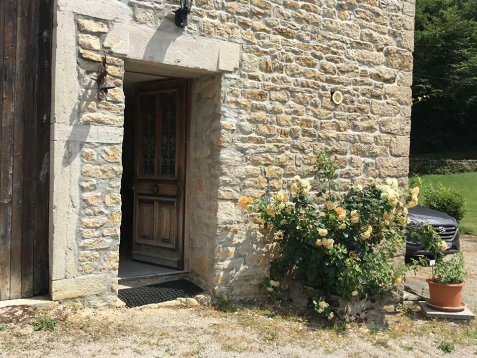 לינה וארוחת בוקר Montmorot La Ferme De Montard מראה חיצוני תמונה