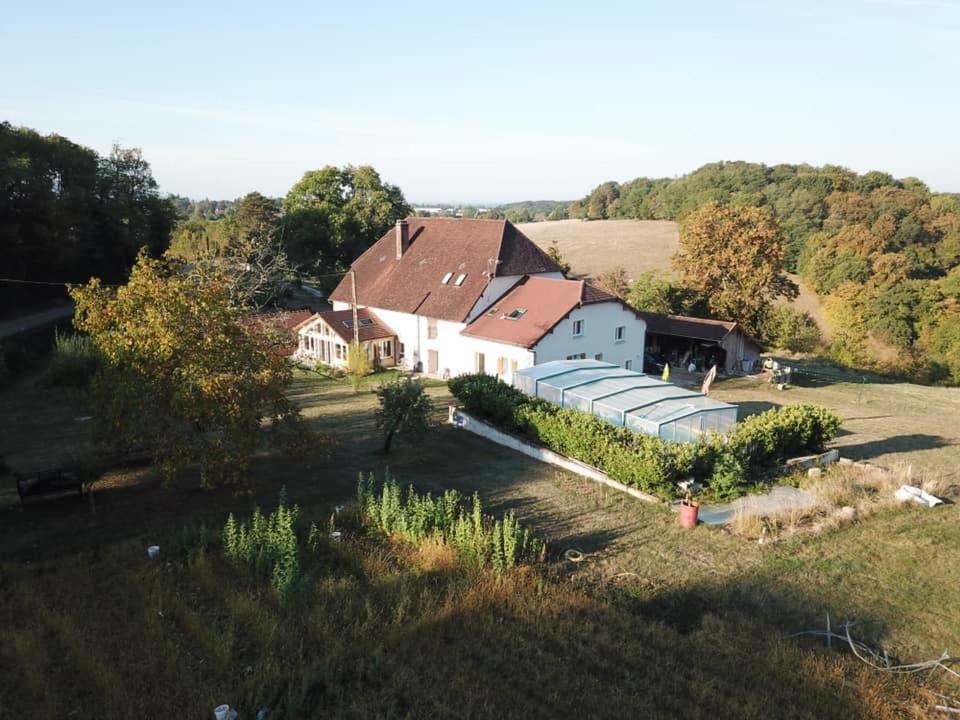 לינה וארוחת בוקר Montmorot La Ferme De Montard מראה חיצוני תמונה